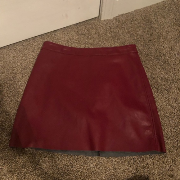 Clothes - Picture 2 of 6